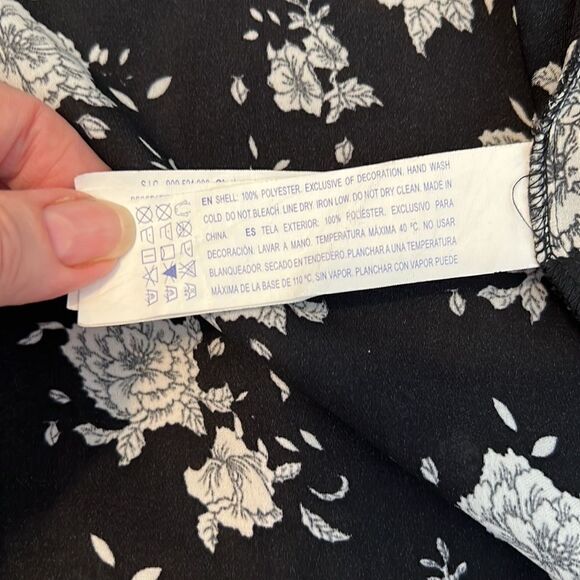 Forever 21 szS black & white flowered kimono cover up w/lace on sleeves EUC - Picture 6 of 8